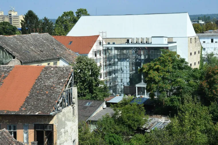 Sisak je pogodio potres 2020. godine. Ovako danas izgleda iz zraka