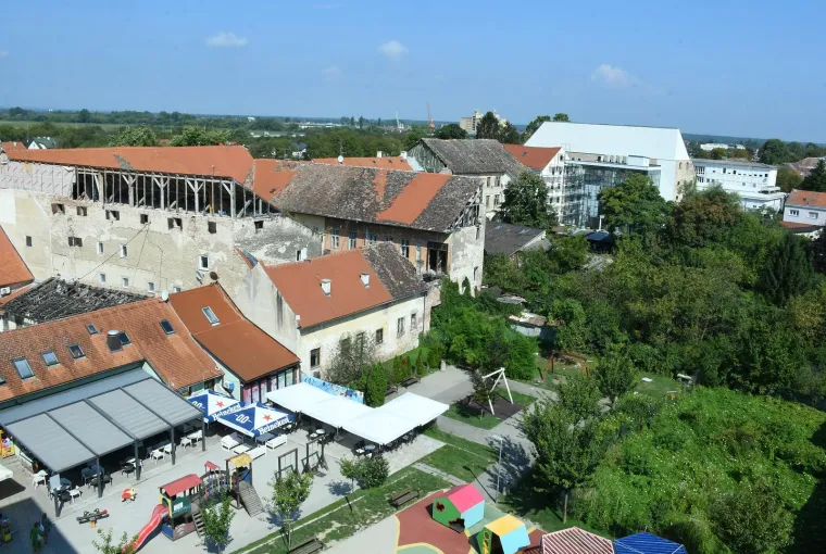 Sisak je pogodio potres 2020. godine. Ovako danas izgleda iz zraka