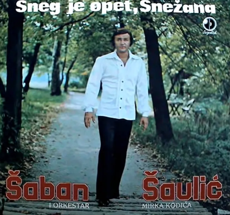 Šaban Šaulić rođen je 1951. u Šapcu, a brojnim hitovima narodne glazbe 70-ih i 80-ih godina prošlog stoljeća stekao je veliku popularnost u regiji. Tijekom bogate karijere i tisuća nastupa na estradi od publike i od medija dobio je nadimak &quot;kralj narodne glazbe&quot;, a radio je i kao glazbeni producent.