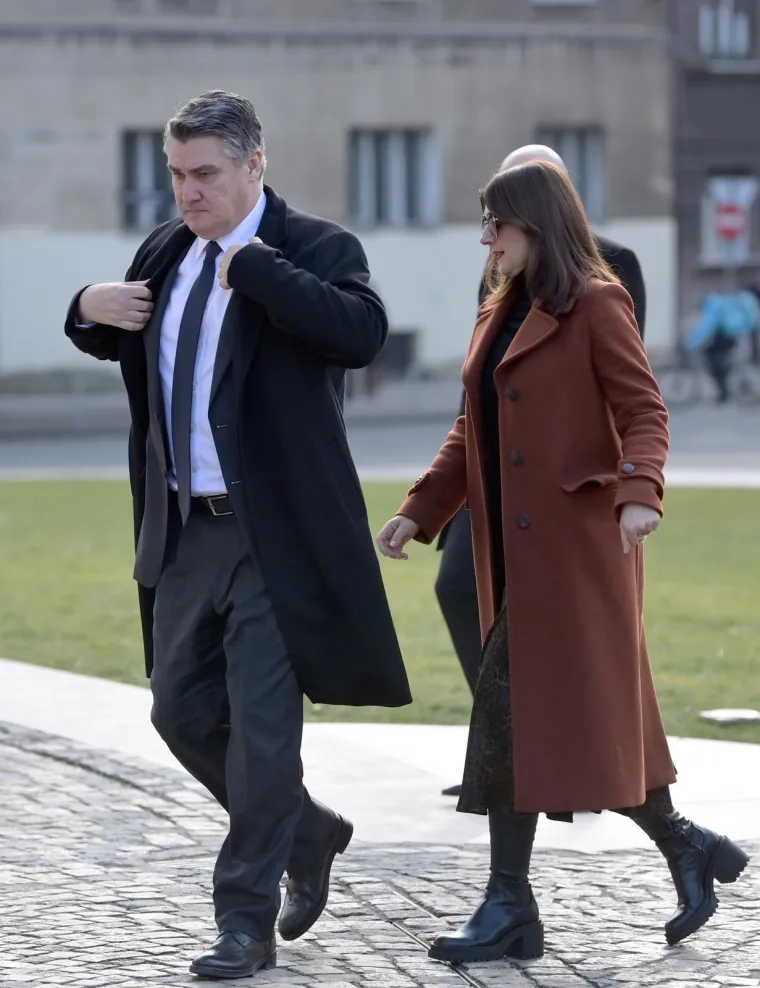 Predsjednik s karakterom, a prva dama s besprijekornim stilom: Najbolje modne kombinacije Sanje Musić Milanović