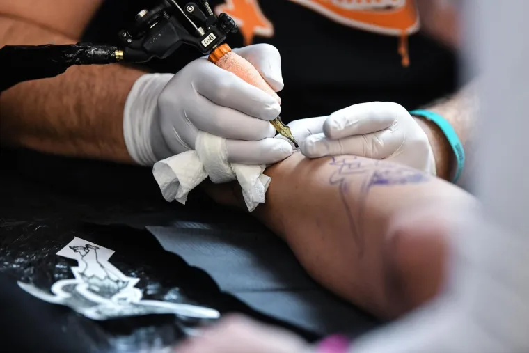 &quot;Moja bivša je istetovirala moje ime na stopalu, tri godine nakon što smo prekinuli.&quot;