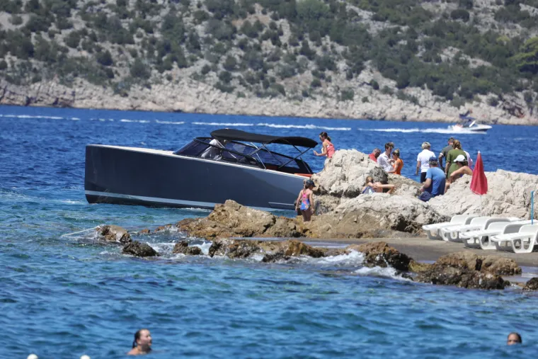 Beckhamovi stigli na Jadran! U popodnevnim satima iskrcali se na Lopud