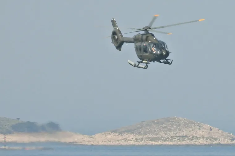 Jeste li znali da je Bezosova zaručnica poput Toma Cruisea? Upravljala je helikopterom u koji su se ukrcali kod Hvara