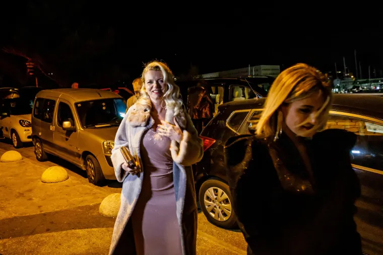 &quot;Petar je arhetip Dalmatinca, sa svojom vanjštinom, temperamentom i stavovima. Ima taj mediteranski šarm i stvarno je iskren o onome što pjeva. Sve te žene u publici žele čuti da im nešto tako kaže&quot;, rekla je buduća baka u emisiji &quot;U svom filmu&quot;. Otkrila je i koja joj je njegova pjesma najdraža. &quot;Slaba sam na Srce za vodiča jer je tu moja kći&quot;, rekla je i dodala da su joj jako drage i druge njegove pjesme, poput &quot;Providence&quot;. 