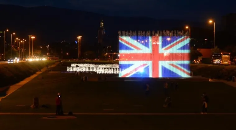 I ZAGREB JE UZ MANCHESTER: U spomen na poginule zagrebačke fontane svijetlile u bojama Union Jacka