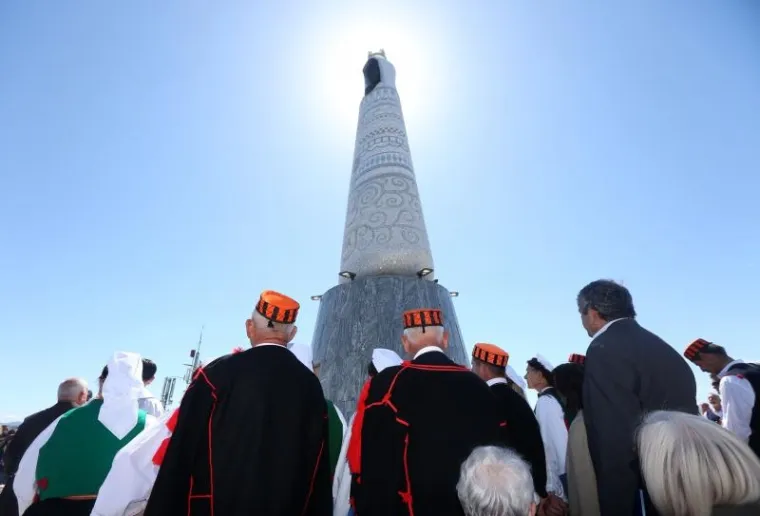 BLAGOSLOVLJEN 17-METARSKI KIP GOSPE OD LORETA: Petrina oduševljen, Đani Maršan otpjevao 'Bože čuvaj Hrvatsku'