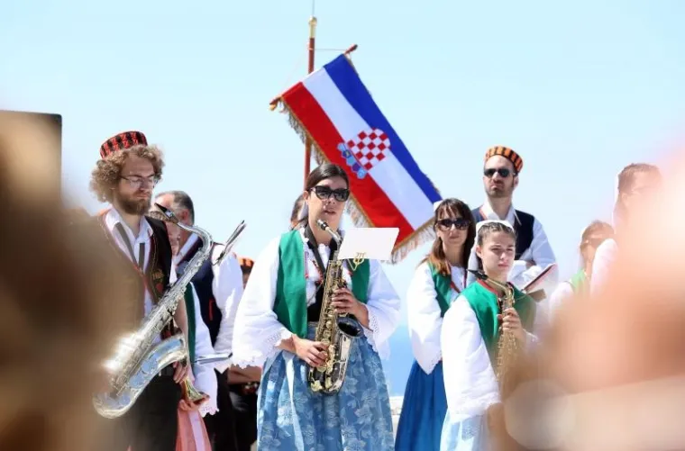 BLAGOSLOVLJEN 17-METARSKI KIP GOSPE OD LORETA: Petrina oduševljen, Đani Maršan otpjevao 'Bože čuvaj Hrvatsku'