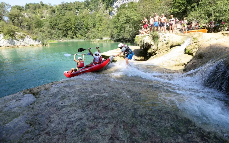Kakvo more, kakvi bakrači, prava zabava je na ovom mjestu, a i najskeptičnije će razuvjeriti vrući prizori
