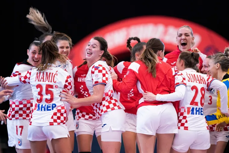 [FOTO] DANI PONOSA I SLAVE ZA HRVATSKI ŽENSKI RUKOMET: 'Otpisane' su zaprepastile Europu; Prizori za pamćenje, rezultat za vječnost i u inat svima