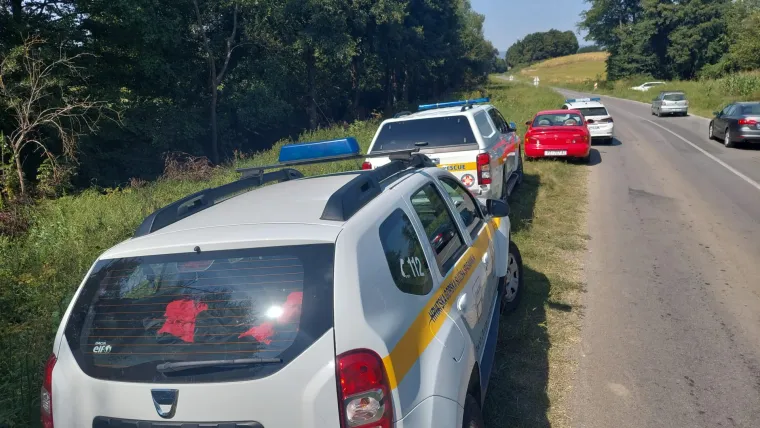 Ovo je mjesto gdje je auto sletio u rijeku. Potpuno je smrskan, krivac pobjegao...