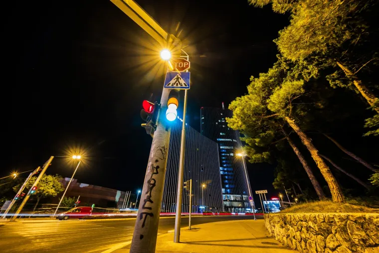 Otvoren najviši neboder u Hrvatskoj, stigli prvi gosti, a objavljene su i atraktivne noćne fotke
