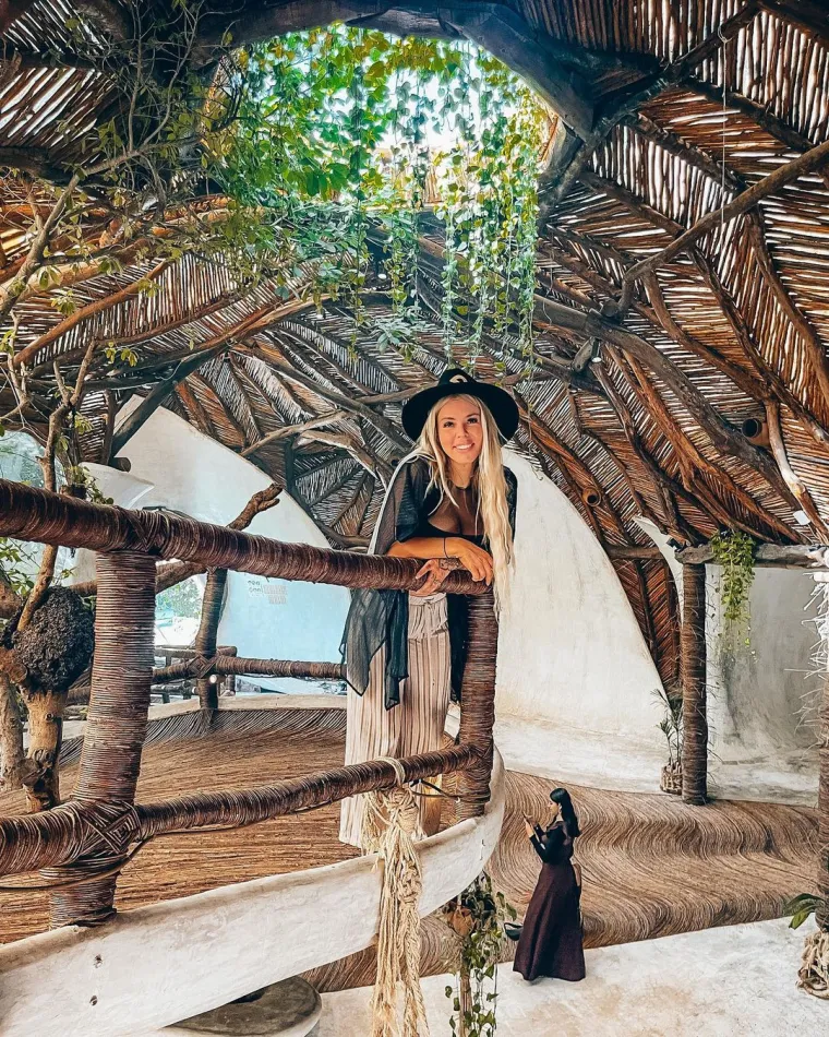 Bilo kako bilo, Naomi toliko zarađuje da nema apsolutno nikakvu potrebu udovoljavati takvima, a njezin profil na Instagramu govori da trenutačno uživa putujući svijetom u društvu dragog. 