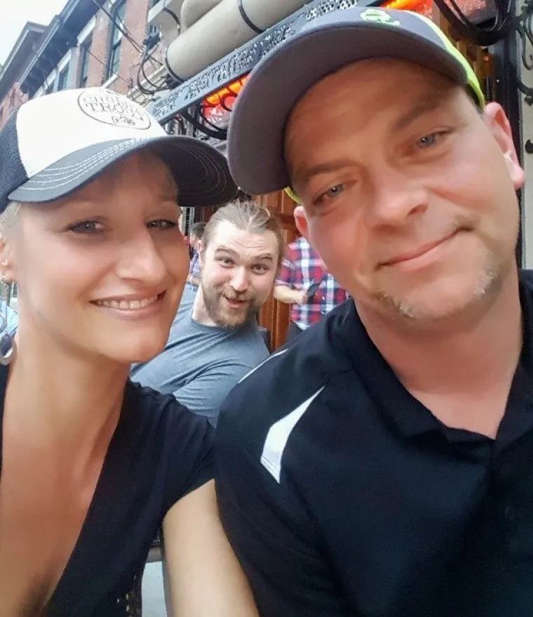 HTIO SI GENIJALNU FOTOGRAFIJU? E, NE MOŽE! Uletjeli su im u kadar, uništili fotku, a nas nasmijali do suza