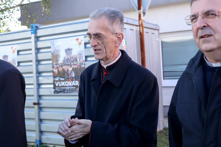 Državni vrh sjatio se u Vukovar: Da je Vukovar konstantna točka prijepora jasno se vidi i na ovim fotografijama