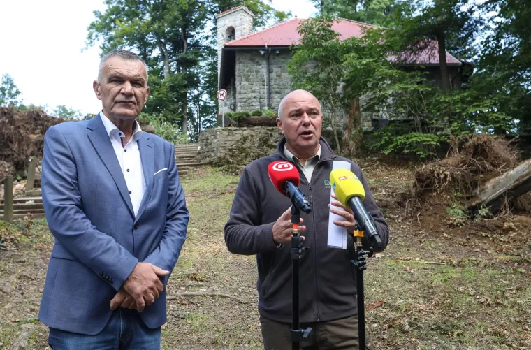 PP Medvednica teško stradao u nevremenu. Na kapelicu nije palo ni jedno stablo: 'U 250 godina ovo nije zabilježeno'