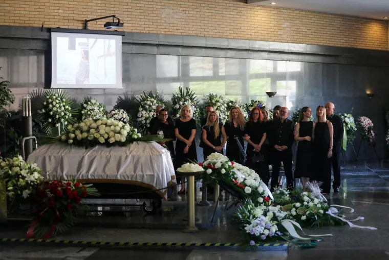 Posljednji ispraćaj Marka Babića na Mirogoju, obitelj i prijatelji se opraštaju uz bijele ruže i posebne pjesme