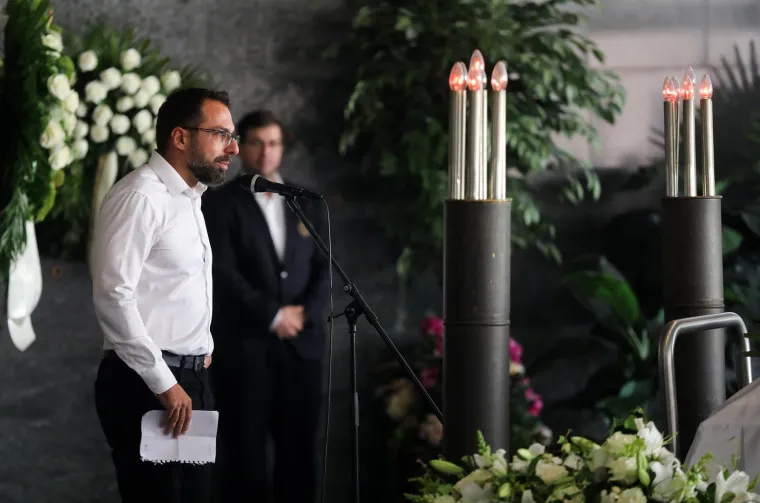 Posljednji ispraćaj Marka Babića na Mirogoju, obitelj i prijatelji se opraštaju uz bijele ruže i posebne pjesme