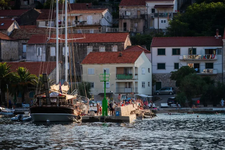 Zavirite u pravi raj na hrvatskoj obali: Ovo tajnovito mjesto pružalo je utočište mnogim pomorcima