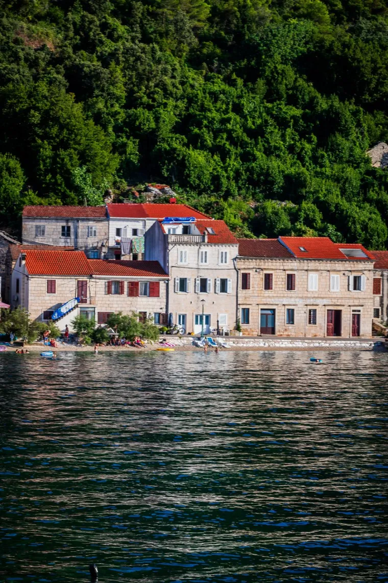 Zavirite u pravi raj na hrvatskoj obali: Ovo tajnovito mjesto pružalo je utočište mnogim pomorcima