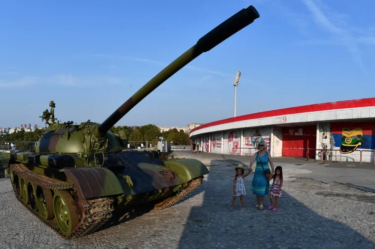 26.08.2019., Beograd, Srbija - Stari JNA tenk T-55 postavljen je danas ispred stadiona Rajko Mitic. Tenk T-55 iz vremena rata s pocetka devedesetih, nije u funkciji i iz njega je sve izvadjeno i zavareno. Photo: Srdjan Ilic/PIXSELL