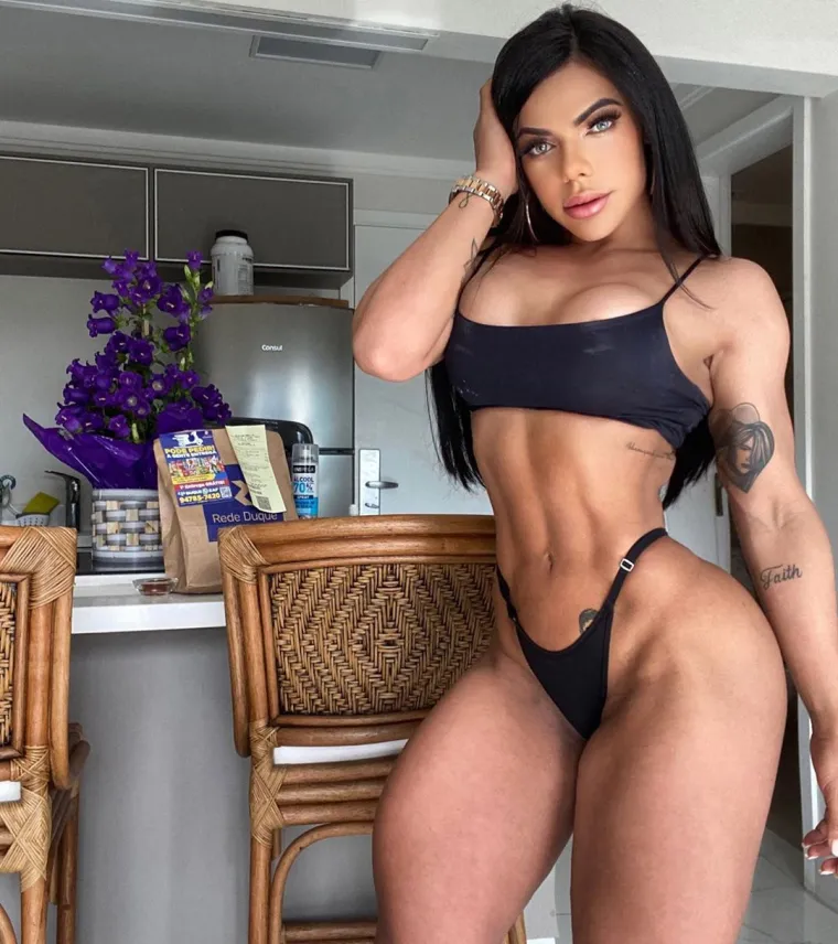 Ona je strah i trepet za muškarce: Odbacila je karijeru na OnlyFansu kako bi postala Ms. Olympia