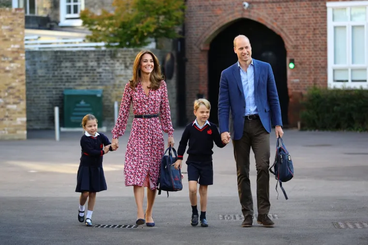 PRINCEZA CHARLOTTE KOPIJA JE KRALJICE ELIZABETE! Pogledajte kako su izgledale u istoj dobi