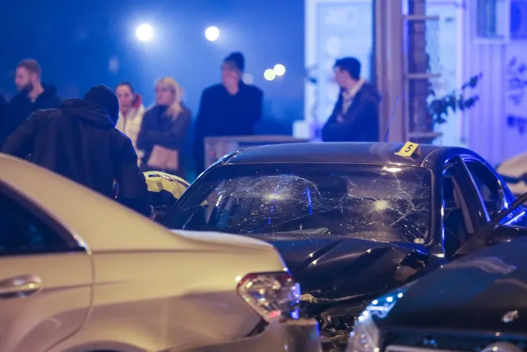Policijska akcija u Maksimiru u kojoj su uhicena četiri muškarca na zbog sumnje da su provaljivali u stanove