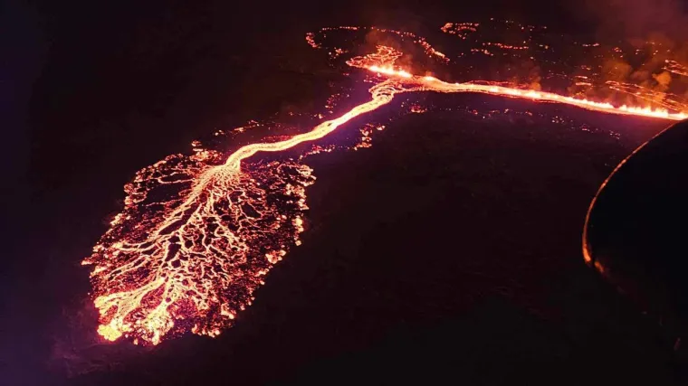 FOTO Kao iz filma katastrofe! Ovo su nevjerojatni prizori s Islanda: Lava guta sve pred sobom, građani evakuirani