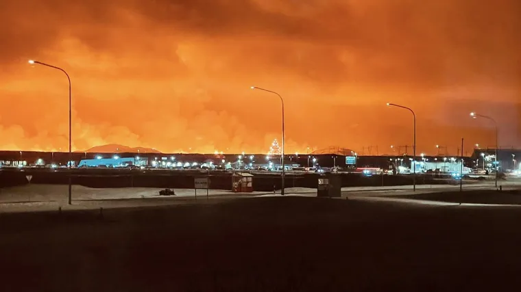 FOTO Kao iz filma katastrofe! Ovo su nevjerojatni prizori s Islanda: Lava guta sve pred sobom, građani evakuirani