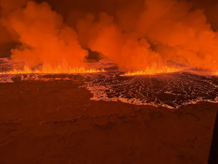 FOTO Kao iz filma katastrofe! Ovo su nevjerojatni prizori s Islanda: Lava guta sve pred sobom, građani evakuirani