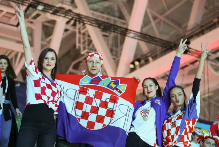 ZBOG NJIH ĆE TEMPERATURA NA TRIBINAMA BITI ZNATNO VIŠA: I ove ljepotice došle su dati podršku Kaubojima