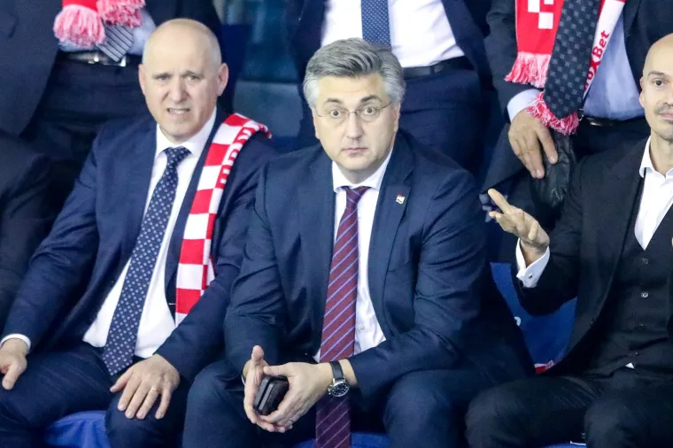 Hrvatske vaterpoliste gledao i Andrej Plenković, evo u čijem je društvu bio i kako je proživljavao dramu