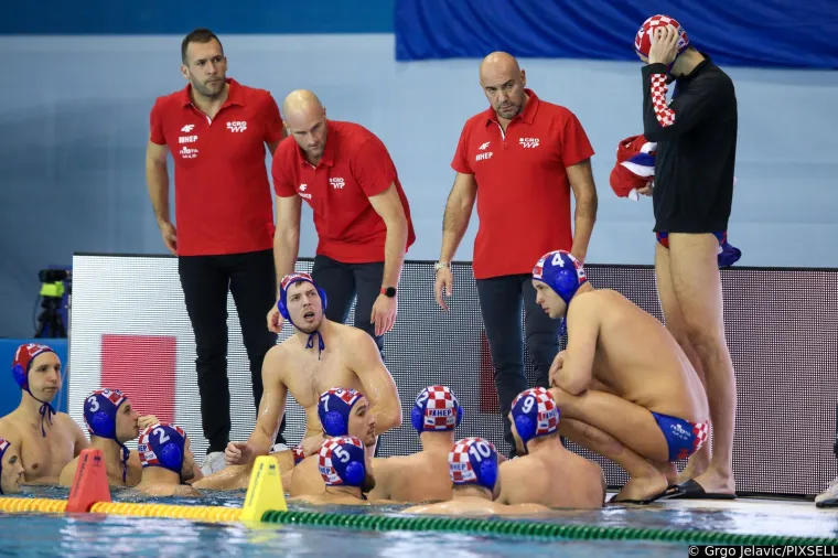 Hrvatske vaterpoliste gledao i Andrej Plenković, evo u čijem je društvu bio i kako je proživljavao dramu