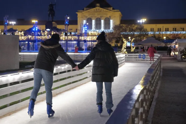 Zadnjeg dana Adventa u Zagrebu potpuno je drugačija atmosfera: Teško da ćete danas pogledati sjetnije slike