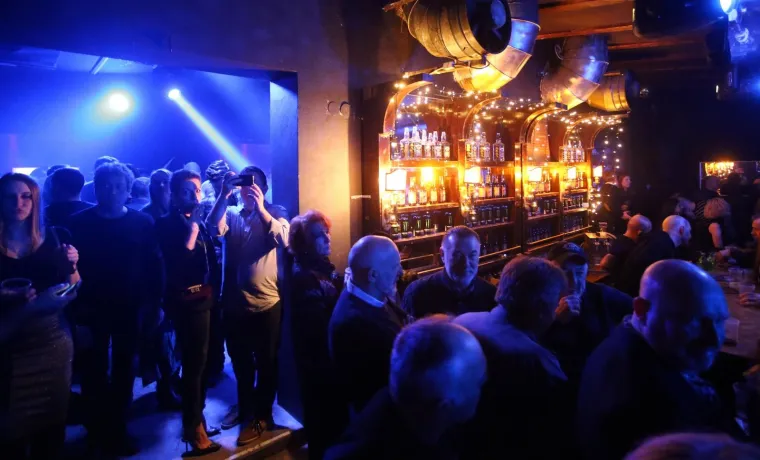 KULTNI ZAGREBAČKI SALOON PROSLAVIO 50. ROĐENDAN: Sanja Doležal postala kuma, na proslavu došle mnoge zvijezde