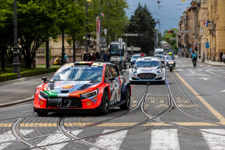 'Nabrijane zvijeri' na Trgu kralja Tomislava: Rally zvijezde projurile zagrebačkim cestama