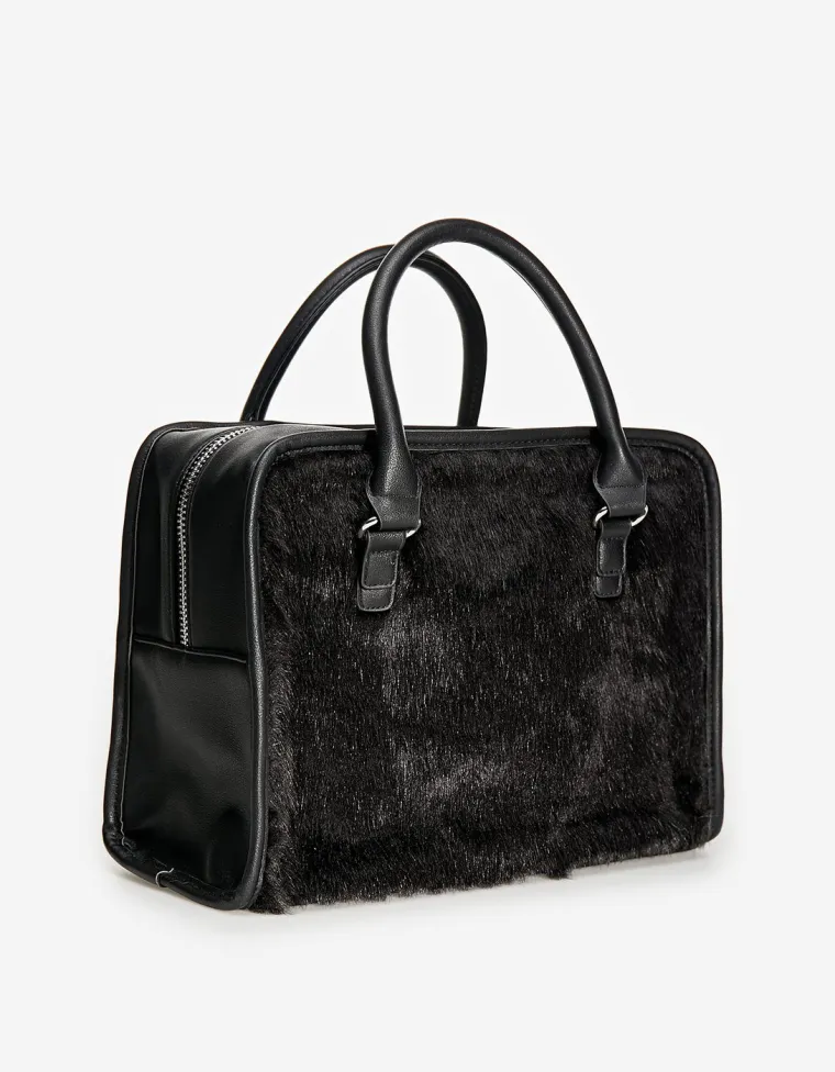 Velika torba s umjetnim krznom, Stradivarius, 119,90 kuna