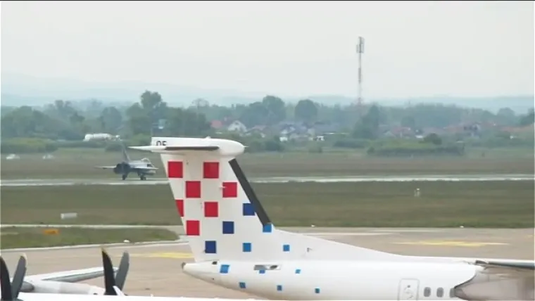 Pogledajte veliku fotogaleriju moćnih Rafalea: Od pozdrava na nebu do parkiranja u hangare