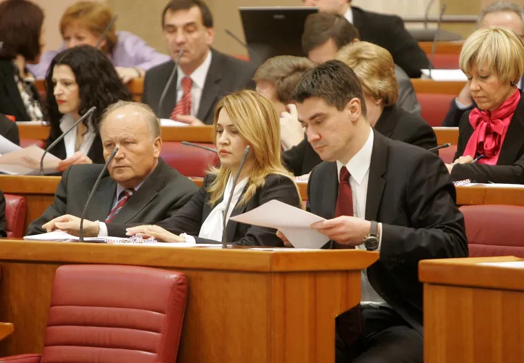 Imamo novi saziv Sabora, prisjetite se tko je žario i palio Markovim trgom dok su Sanader, Kosor i Bebić bili glavni