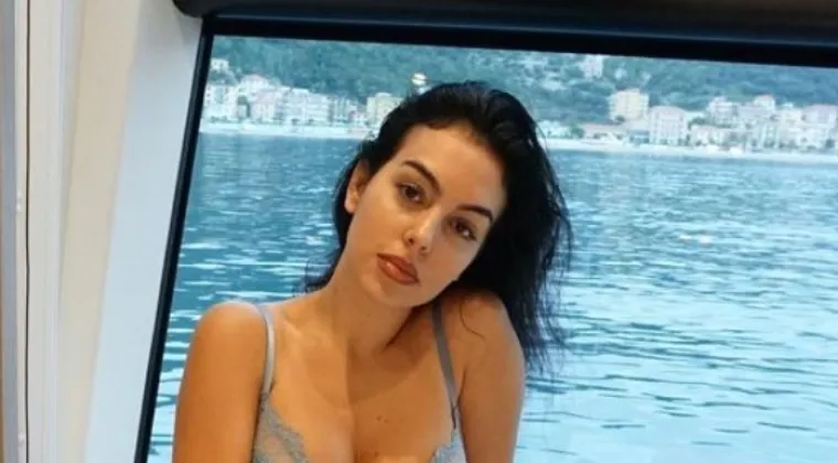 Ronaldova Georgina razgolitila se na suncu i pokazala i malo više nego što se smije