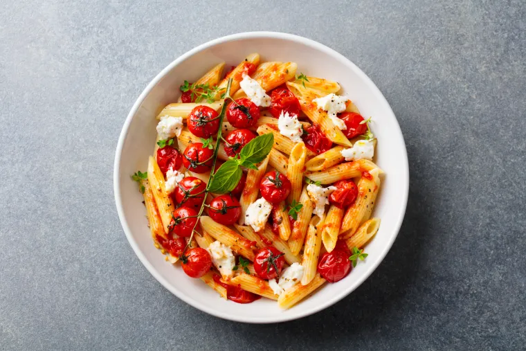 Mediteranska salata s tjesteninom