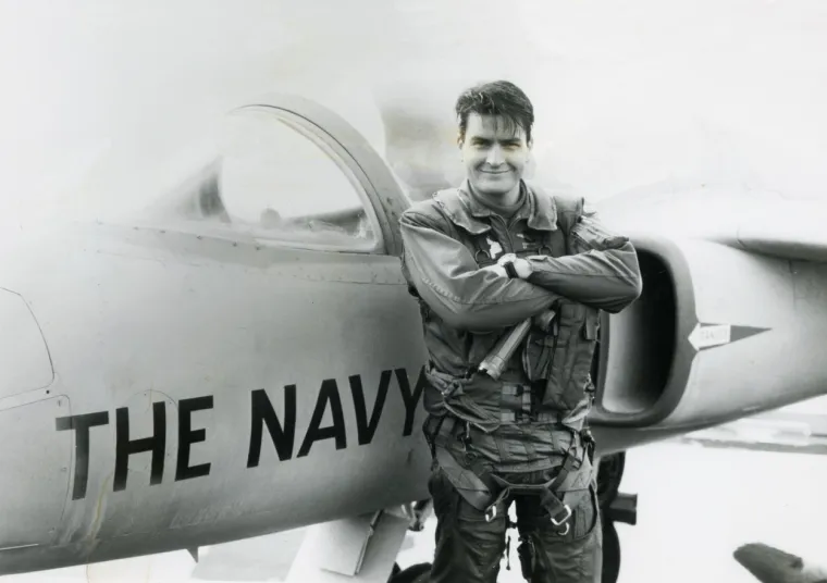 Charlie Sheen slavi rođendan, a prošao je sve i svašta: Dobio sidu, a vlastitoj ženi je na večeru doveo prostitutku