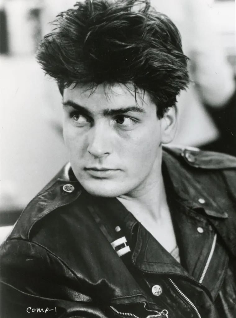 Charlie Sheen slavi rođendan, a prošao je sve i svašta: Dobio sidu, a vlastitoj ženi je na večeru doveo prostitutku