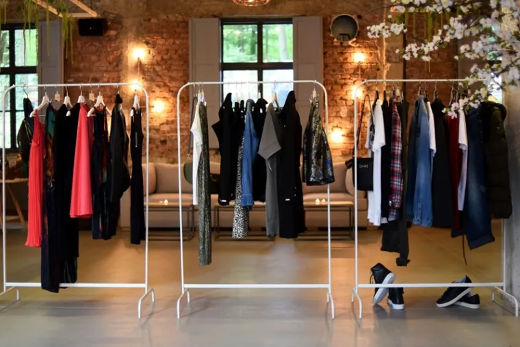 Evo kako izgleda Guessova kolekcija istočnjačkog duha u ekskluzivnom showroomu