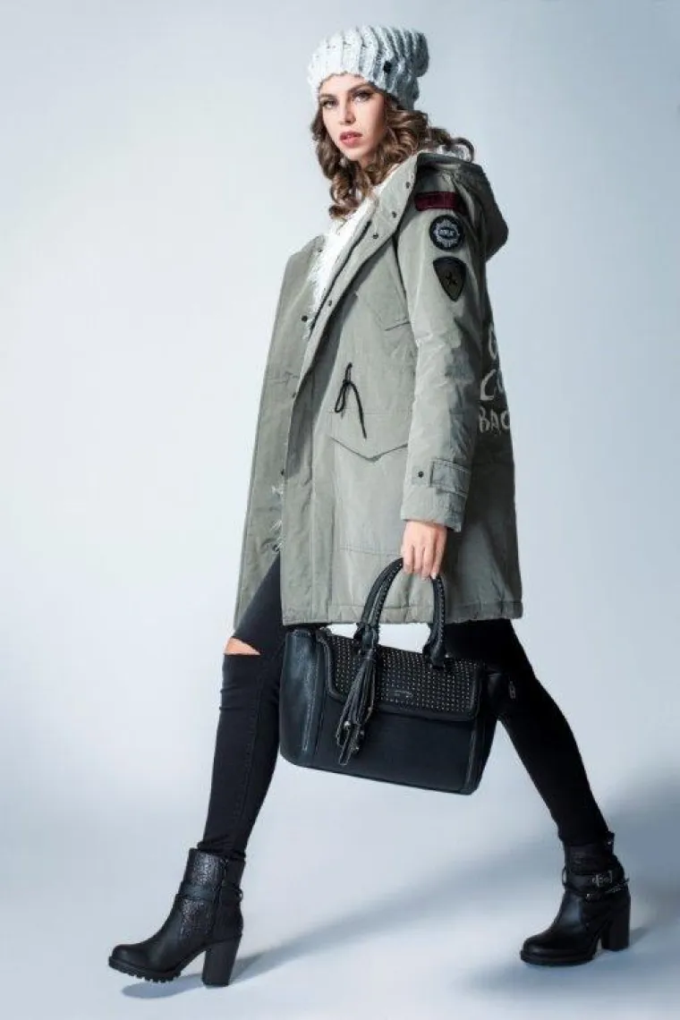 Fashion avanturistica: Mia Kovačić u prilično cool novoj kolekciji Replaya