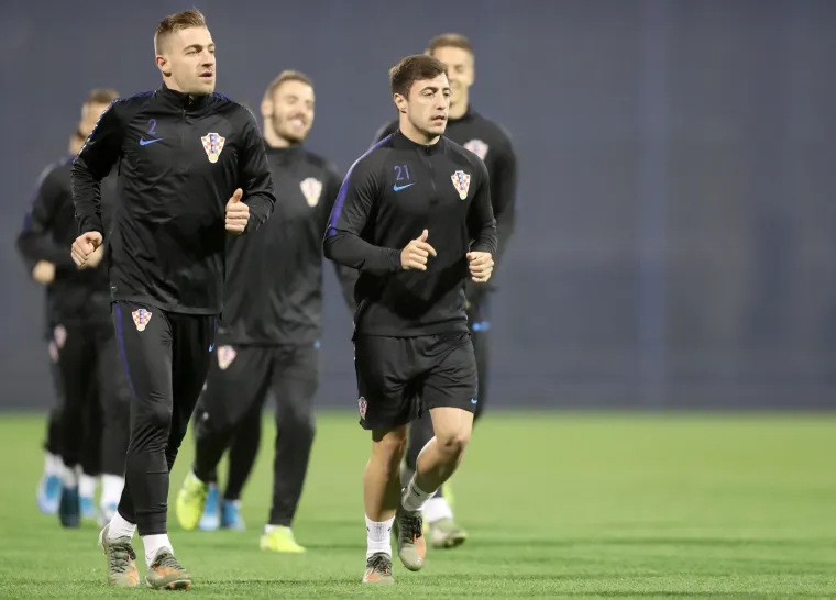 11.11.2019., Zagreb - Trening hrvatske nogometne reprezentacije na stadionu Maksimir uoci posljednje utakmice u kvalifikacijama za Europsko prvenstvo protiv Slovacke. Dario Melnjak, Josip Juranovic Photo: Slavko Midzor/PIXSELL