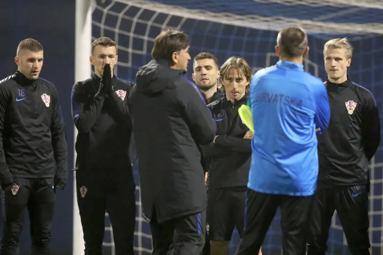 11.11.2019., Zagreb - Trening hrvatske nogometne reprezentacije na stadionu Maksimir uoci posljednje utakmice u kvalifikacijama za Europsko prvenstvo protiv Slovacke. Ante Rebic, Ivan Perisic, Mateo Kovacic, Luka Modric, Tin Jedvaj Photo: Slavko Midzor/PIXSELL