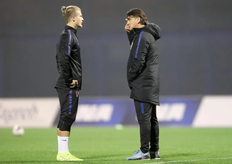 11.11.2019., Zagreb - Trening hrvatske nogometne reprezentacije na stadionu Maksimir uoci posljednje utakmice u kvalifikacijama za Europsko prvenstvo protiv Slovacke. Tin Jedvaj, Zlatko Dalic Photo: Slavko Midzor/PIXSELL