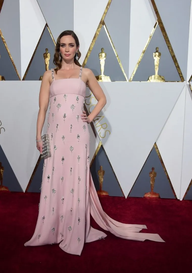 Trudna Emily Blunt u Pradinoj haljini nije osvojila simpatije modnih kritičara - izgleda jako isprano.