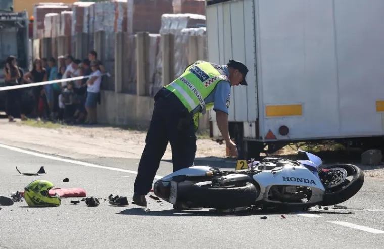 STRAVIČNA NESREĆA KOD ROGOZNICE: Sudarili se kamion i motociklist, vozač motora preminuo na mjestu